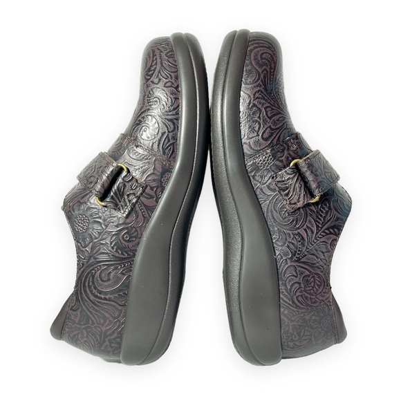 Alegria Joleen Molasses Brown Tooled Leather Slip On Oxford Size 40 / 10 - Picture 6 of 16